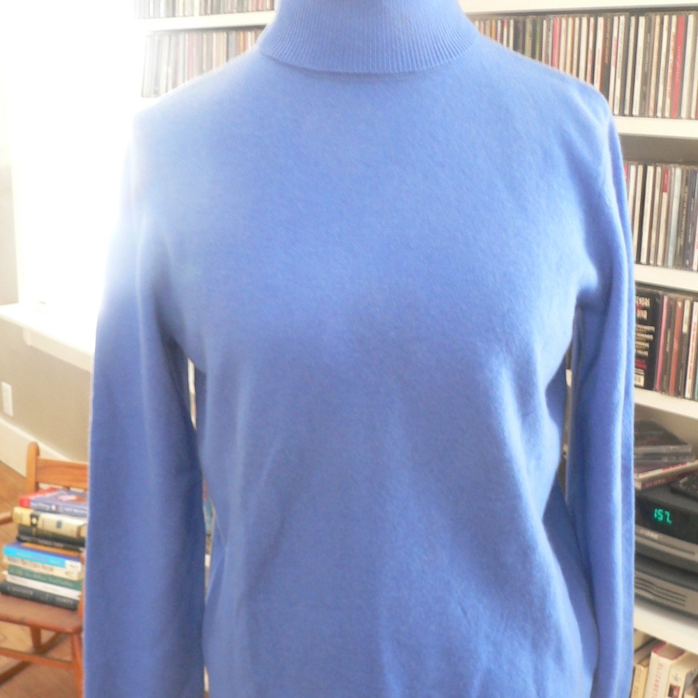 LAUREN RALPH LAUREN BLUE TURTLENECK SWEATER - L